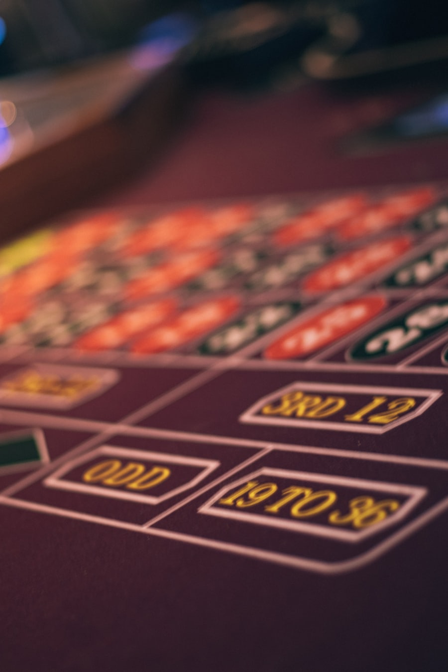Meja permainan kasino dengan keping dan dadu — kategori live casino